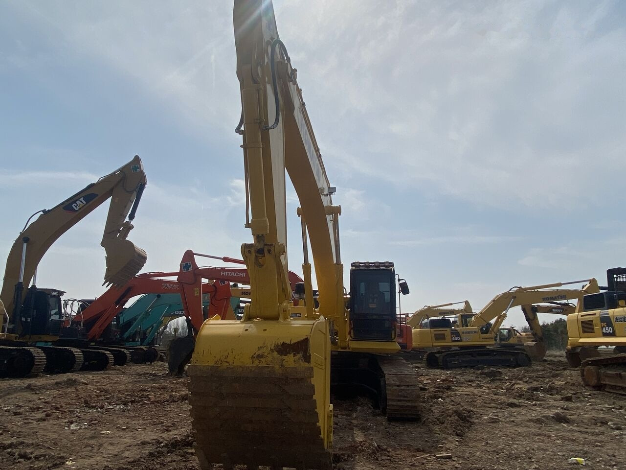 Komatsu PC350 - Pásové rýpadlo: obrázek 4 Komatsu PC350 - Pásové rýpadlo: obrázek 4