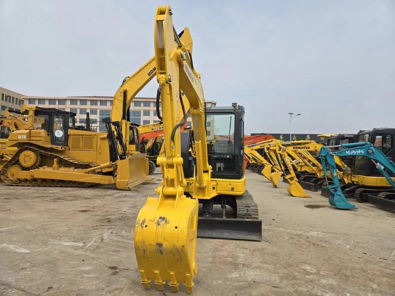 Komatsu PC55 - Mini rýpadlo: obrázek 3 Komatsu PC55 - Mini rýpadlo: obrázek 3