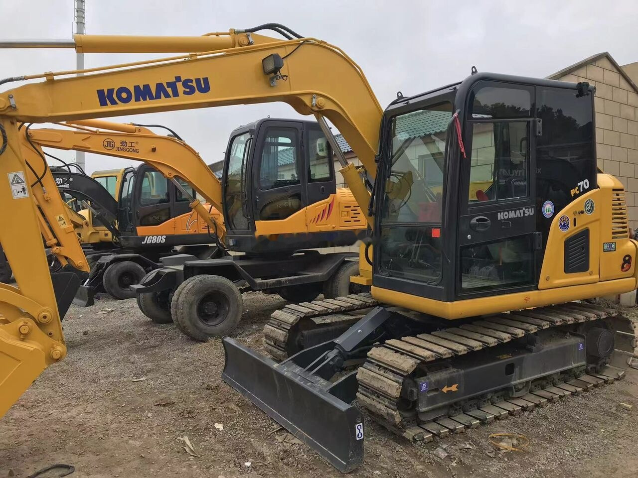 Komatsu PC70-8 - Pásové rýpadlo: obrázek 4 Komatsu PC70-8 - Pásové rýpadlo: obrázek 4
