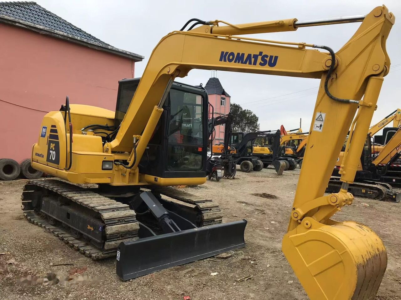 Komatsu PC70-8 - Pásové rýpadlo: obrázek 2 Komatsu PC70-8 - Pásové rýpadlo: obrázek 2