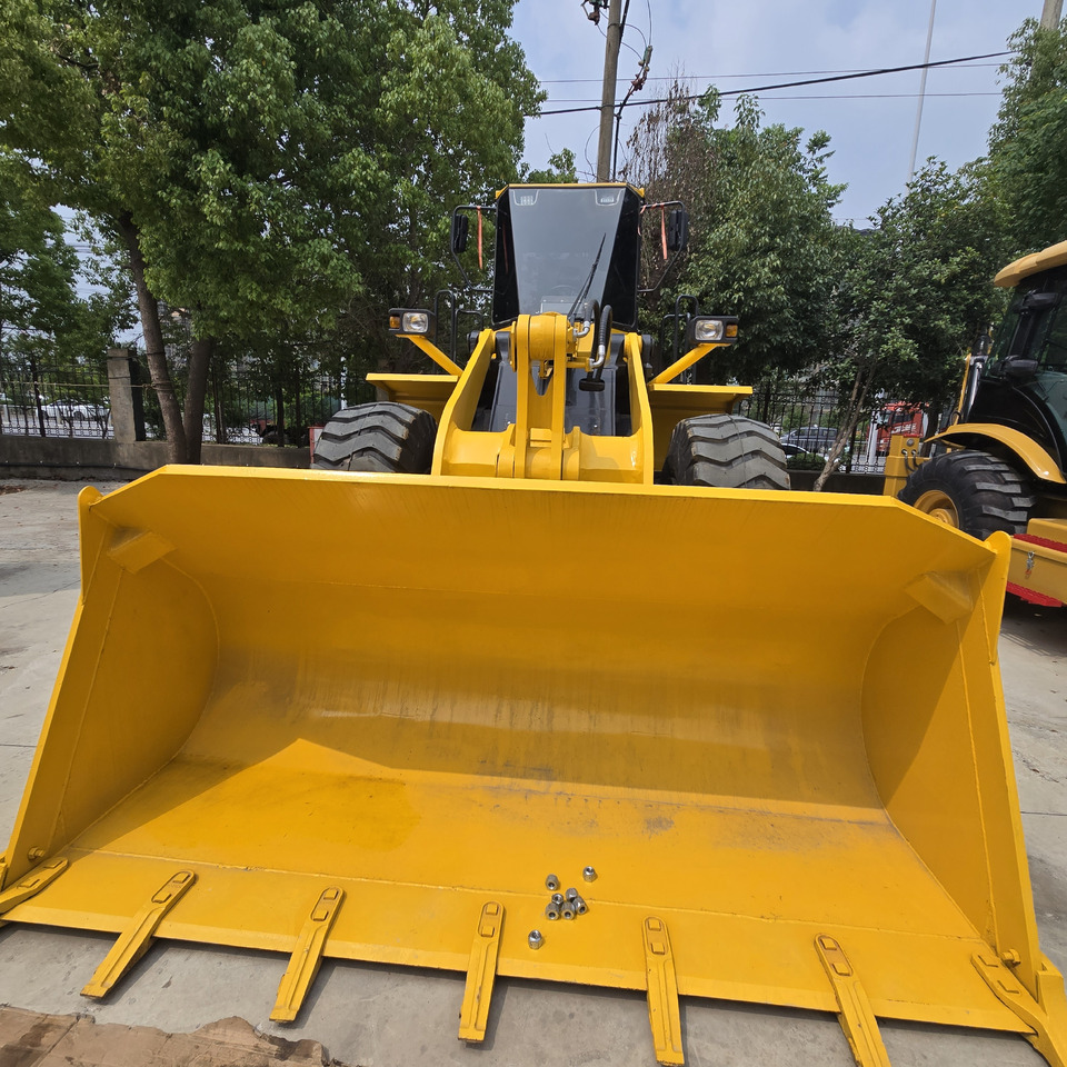 Komatsu WA380 - Kolový nakladač: obrázek 4 Komatsu WA380 - Kolový nakladač: obrázek 4