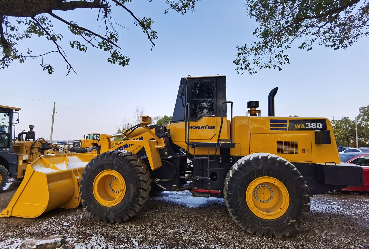 Komatsu WA380 - Kolový nakladač: obrázek 2 Komatsu WA380 - Kolový nakladač: obrázek 2