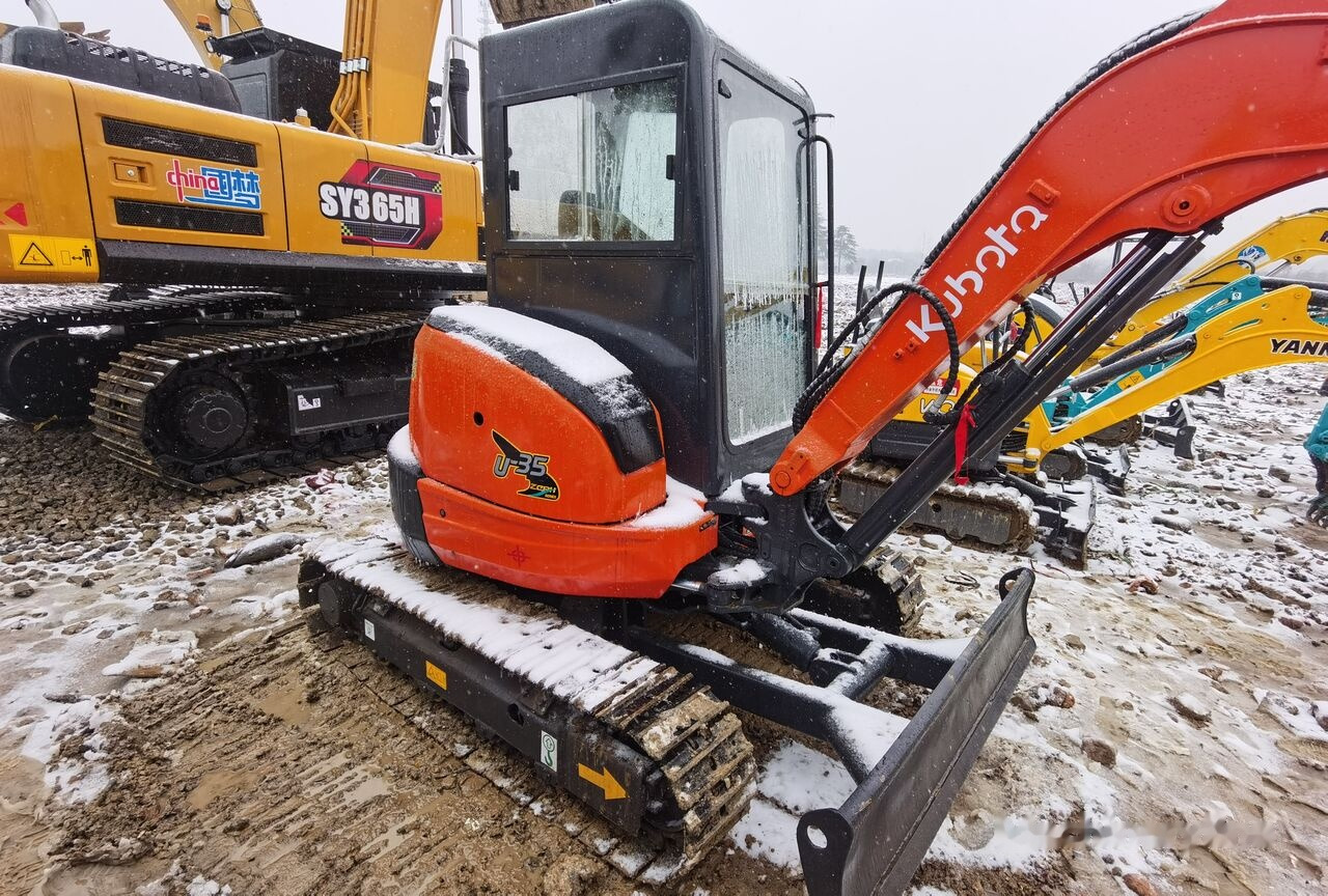 Kubota U35 - Mini rýpadlo: obrázek 5 Kubota U35 - Mini rýpadlo: obrázek 5