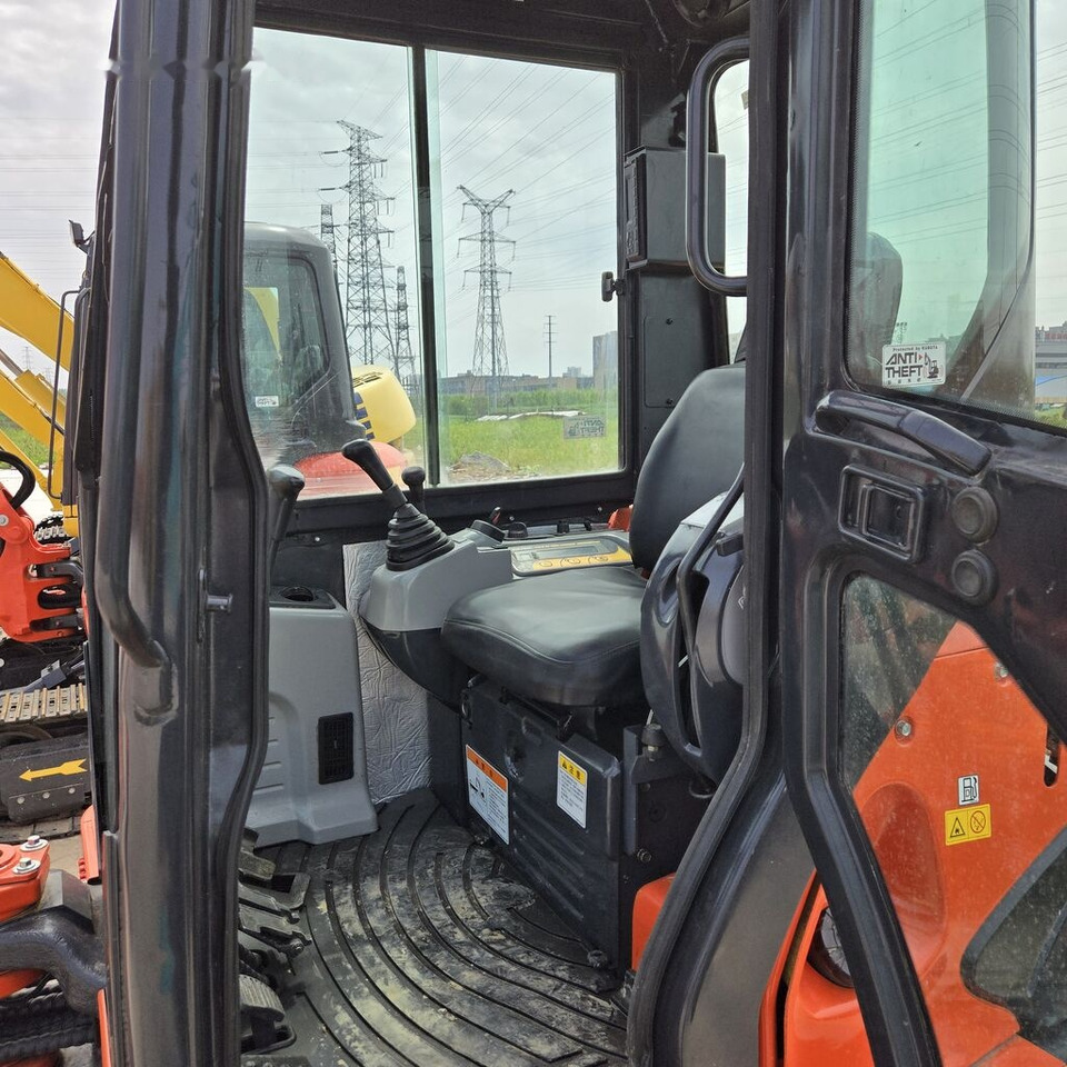 Kubota U55 - Mini rýpadlo: obrázek 4 Kubota U55 - Mini rýpadlo: obrázek 4
