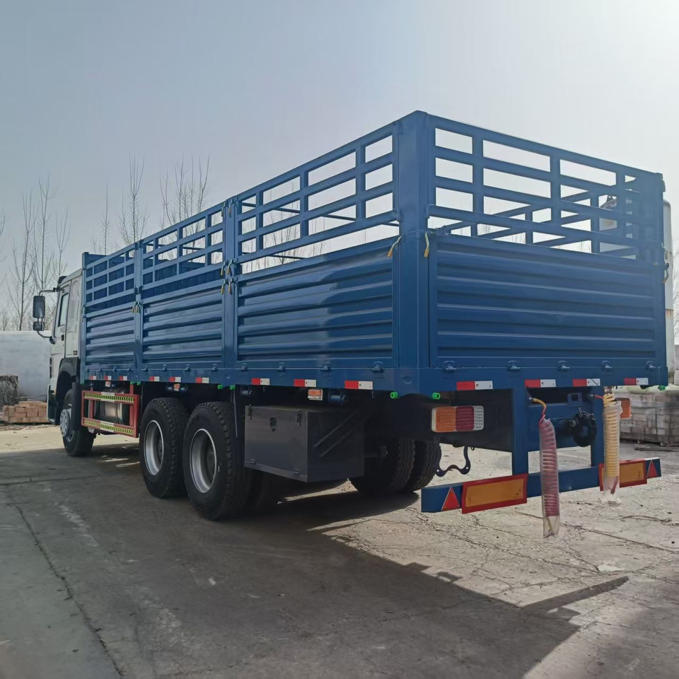 SINOTRUK HOWO - Nákladní auto: obrázek 3 SINOTRUK HOWO - Nákladní auto: obrázek 3