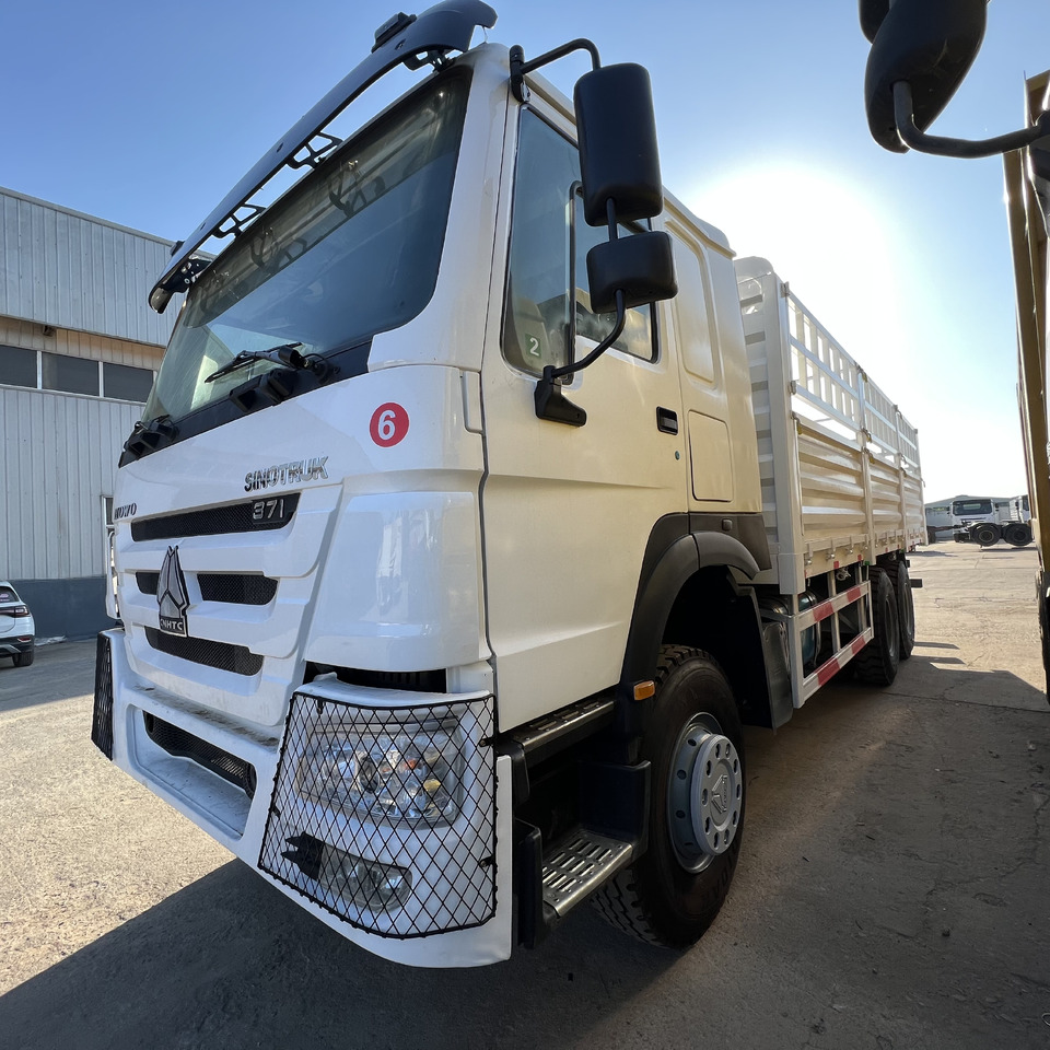 SINOTRUK HOWO - Nákladní auto: obrázek 3 SINOTRUK HOWO - Nákladní auto: obrázek 3
