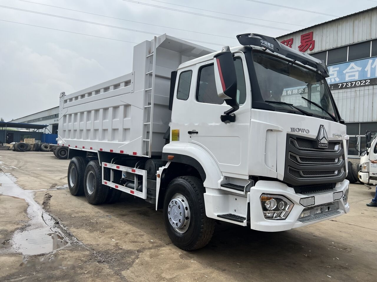SINOTRUK HOHAN 6x4 - Sklápěč: obrázek 5 SINOTRUK HOHAN 6x4 - Sklápěč: obrázek 5