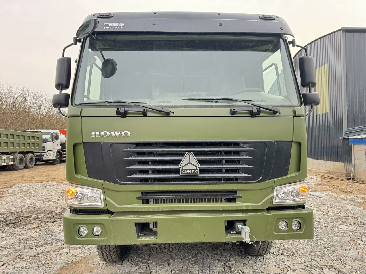 SINOTRUK HOWO 6x4 - Sklápěč: obrázek 3 SINOTRUK HOWO 6x4 - Sklápěč: obrázek 3