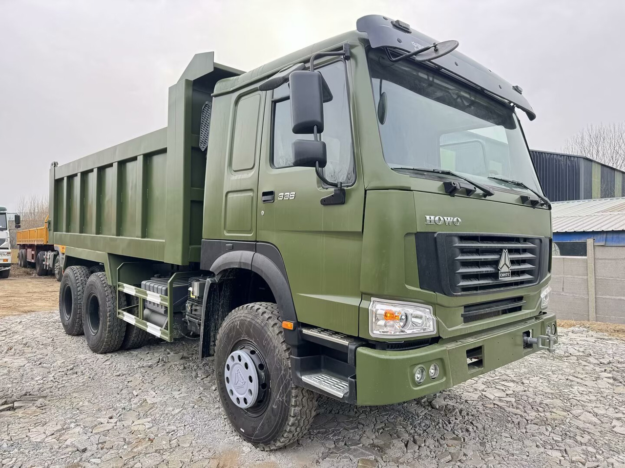 SINOTRUK HOWO 6x4 - Sklápěč: obrázek 4 SINOTRUK HOWO 6x4 - Sklápěč: obrázek 4