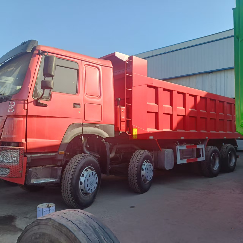 SINOTRUK HOWO 8x4 - Sklápěč: obrázek 2 SINOTRUK HOWO 8x4 - Sklápěč: obrázek 2