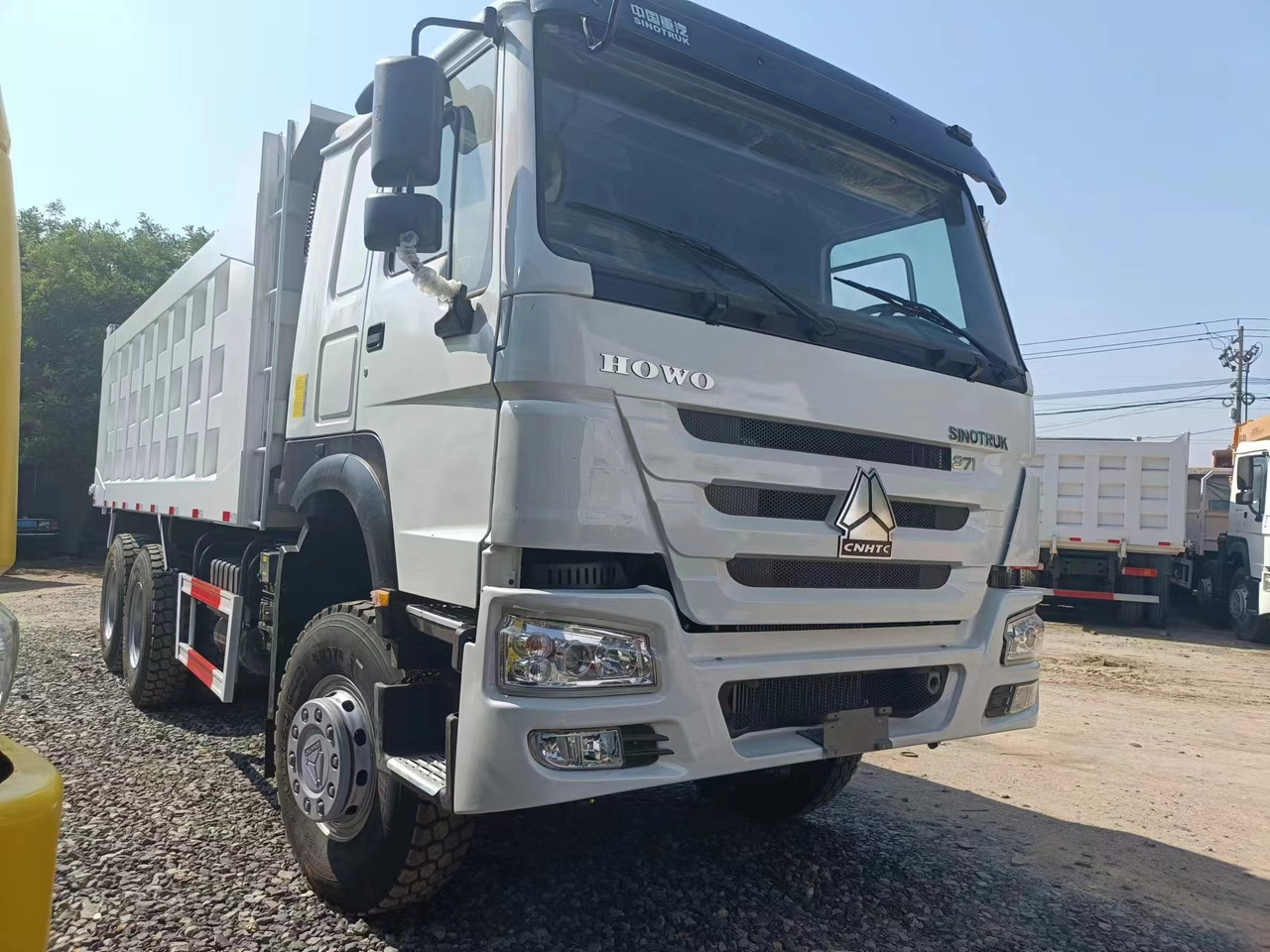 SINOTRUK HOWO - Sklápěč: obrázek 1 SINOTRUK HOWO - Sklápěč: obrázek 1