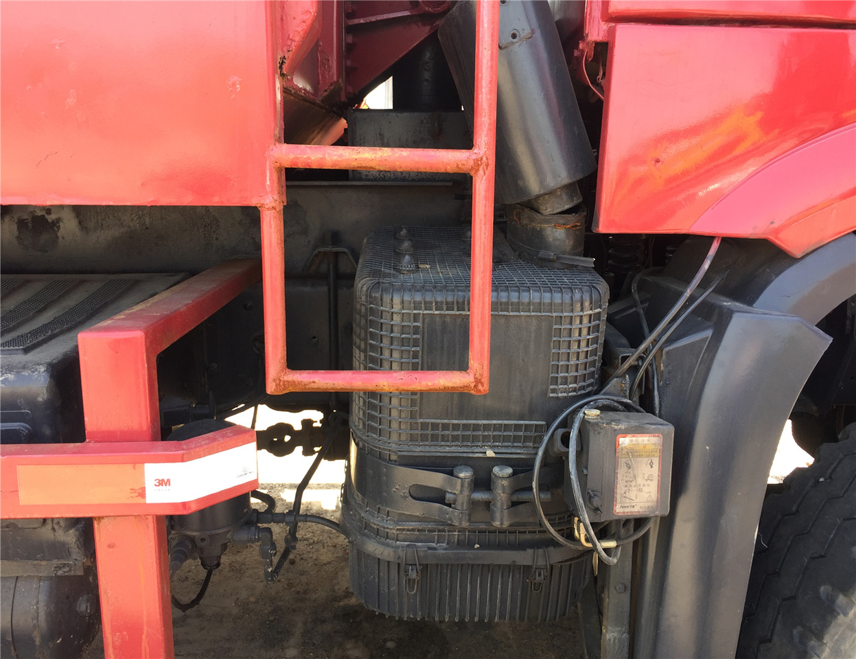 SINOTRUK HOWO - Sklápěč: obrázek 4 SINOTRUK HOWO - Sklápěč: obrázek 4