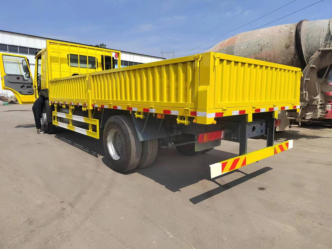 SINOTRUK HOWO - Sklápěč: obrázek 5 SINOTRUK HOWO - Sklápěč: obrázek 5