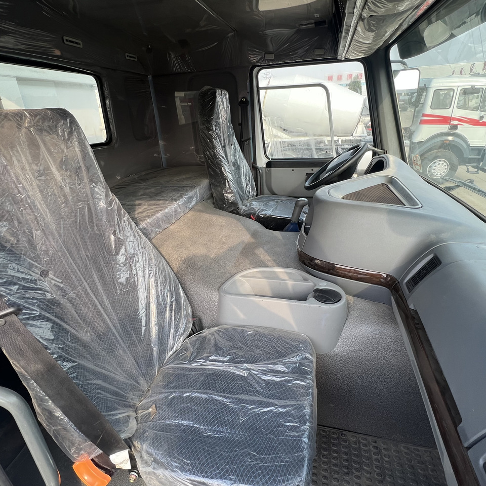 SINOTRUK HOWO - Skříňový nákladní auto: obrázek 3 SINOTRUK HOWO - Skříňový nákladní auto: obrázek 3