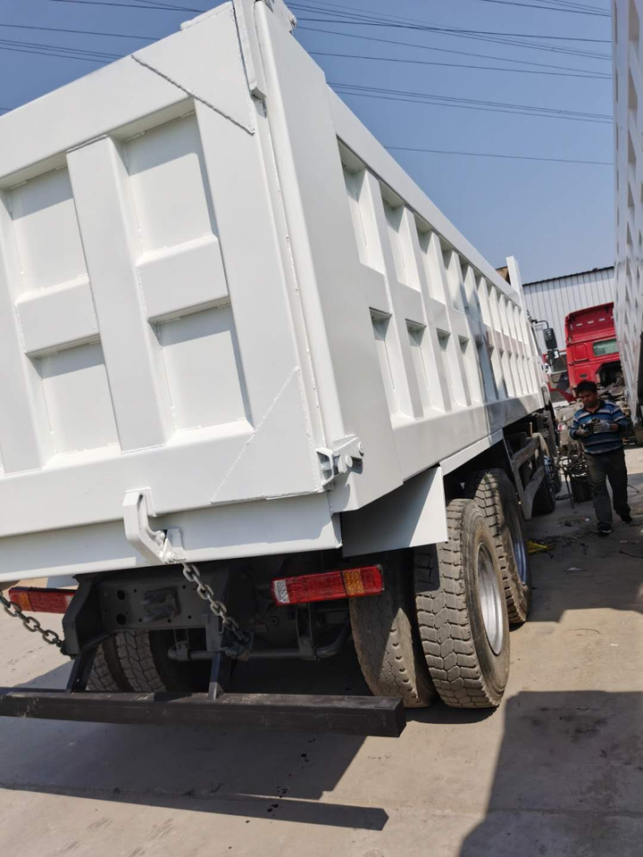 SINOTRUK HOWO - Sklápěč: obrázek 4 SINOTRUK HOWO - Sklápěč: obrázek 4