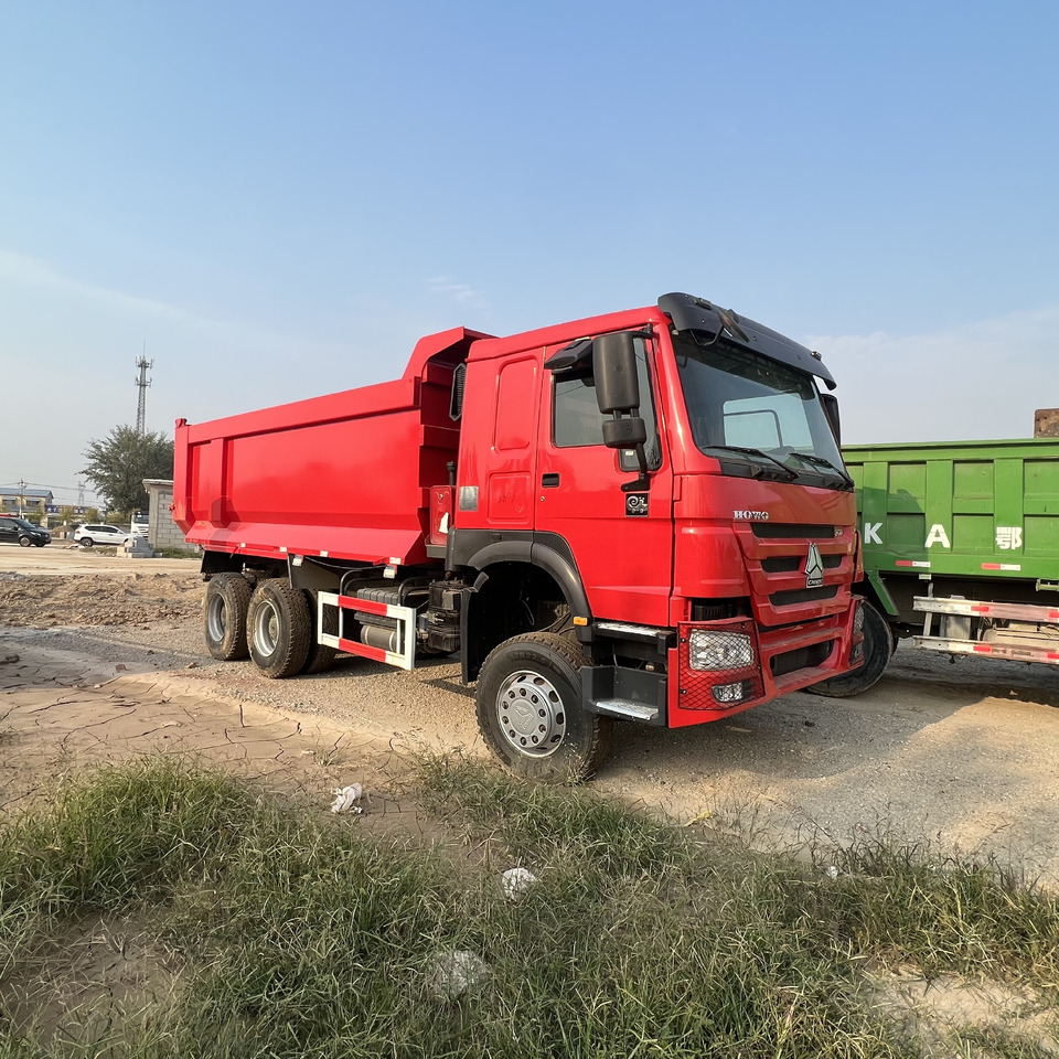 SINOTRUK HOWO - Skříňový nákladní auto: obrázek 5 SINOTRUK HOWO - Skříňový nákladní auto: obrázek 5