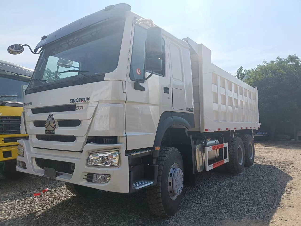 SINOTRUK HOWO - Sklápěč: obrázek 5 SINOTRUK HOWO - Sklápěč: obrázek 5