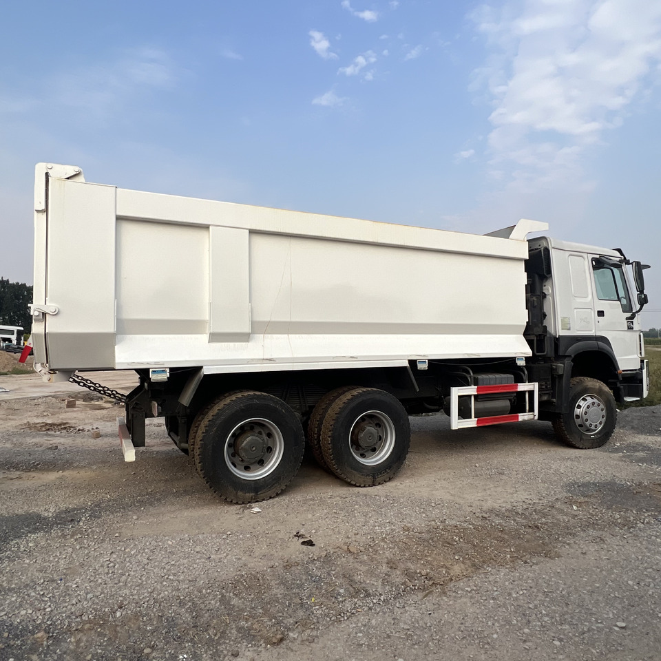 Skříňový nákladní auto SINOTRUK HOWO: obrázek 11