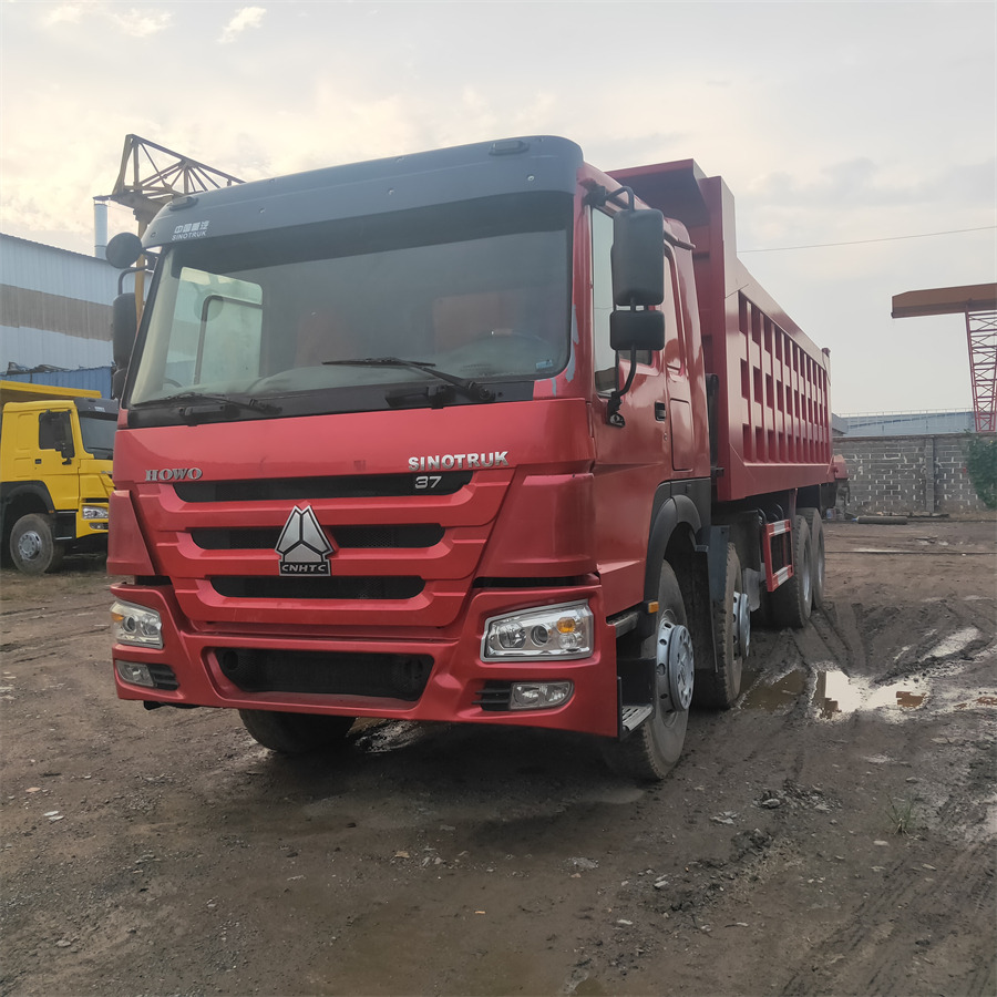 SINOTRUK HOWO - Sklápěč: obrázek 1 SINOTRUK HOWO - Sklápěč: obrázek 1