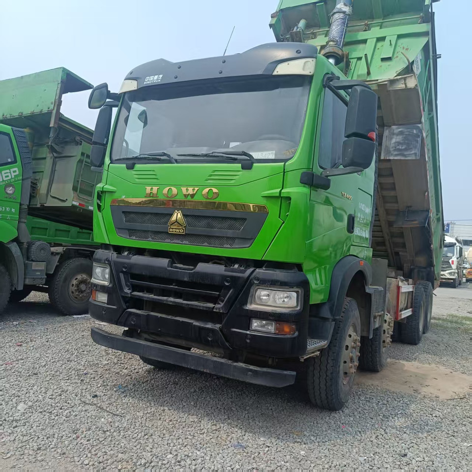 SINOTRUK HOWO - Sklápěč: obrázek 2 SINOTRUK HOWO - Sklápěč: obrázek 2