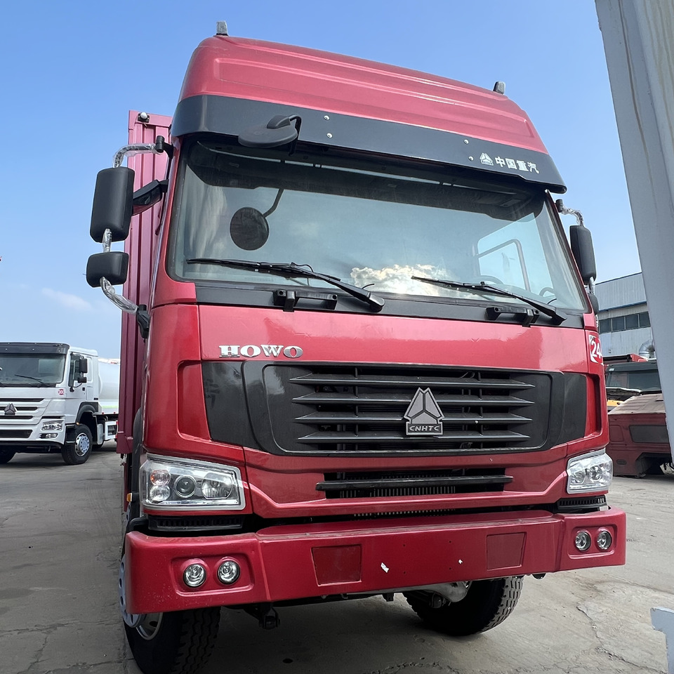 SINOTRUK HOWO - Skříňový nákladní auto: obrázek 2 SINOTRUK HOWO - Skříňový nákladní auto: obrázek 2