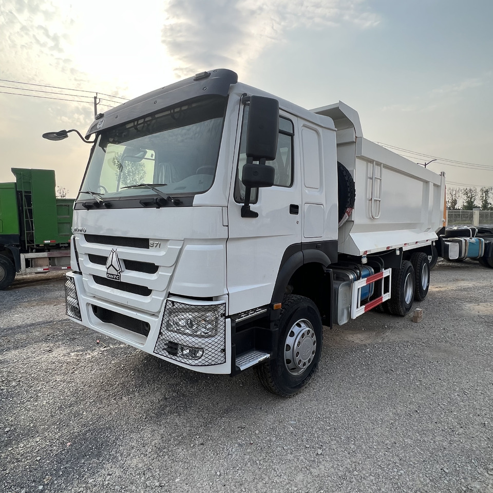 Skříňový nákladní auto SINOTRUK HOWO: obrázek 6