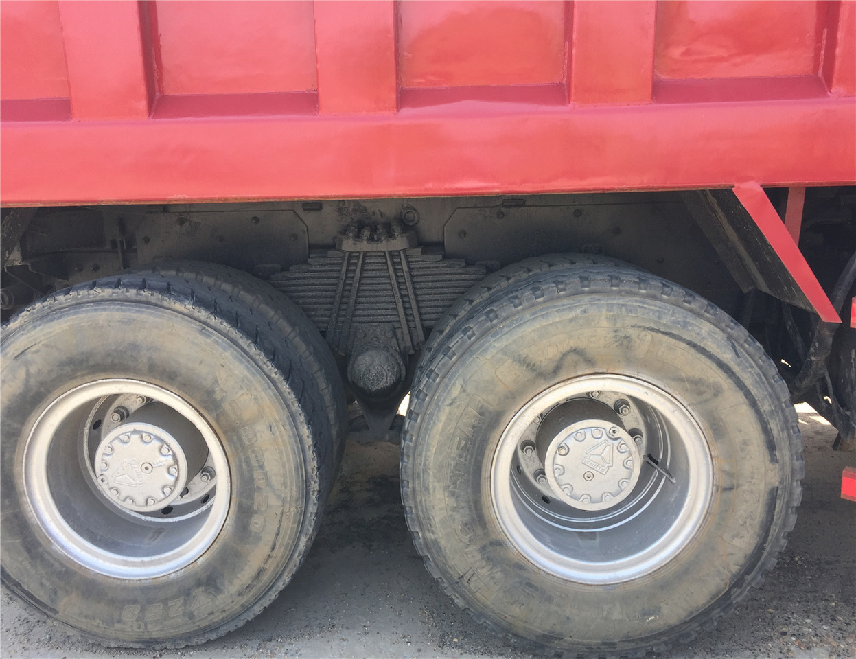 SINOTRUK HOWO - Sklápěč: obrázek 1 SINOTRUK HOWO - Sklápěč: obrázek 1