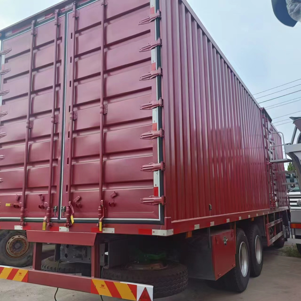 SINOTRUK HOWO - Skříňový nákladní auto: obrázek 5 SINOTRUK HOWO - Skříňový nákladní auto: obrázek 5