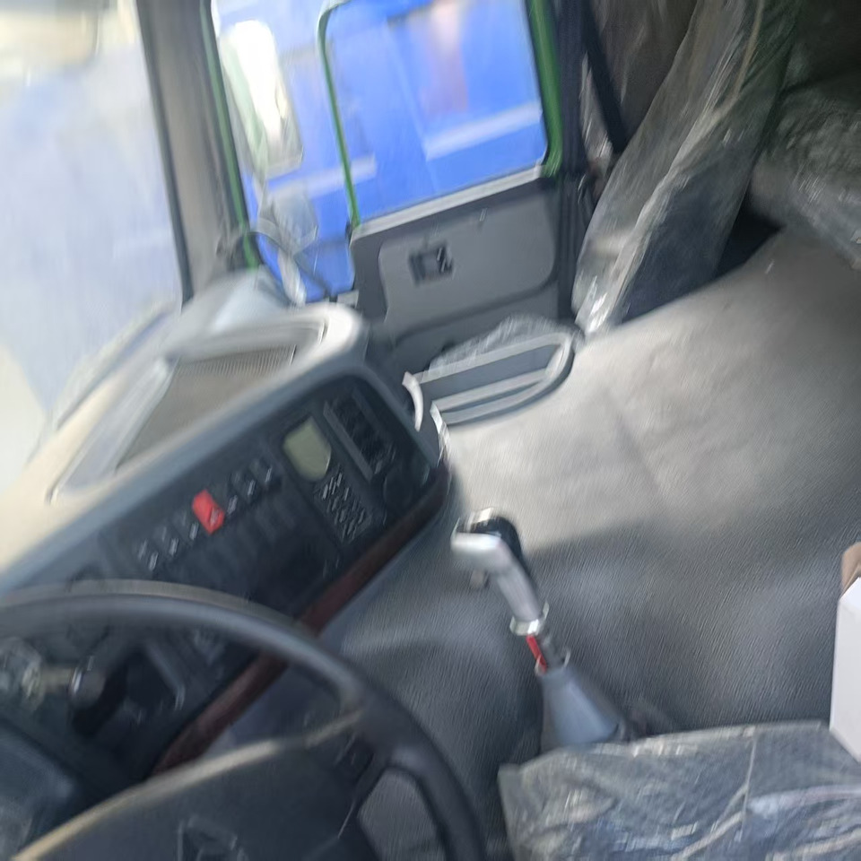 SINOTRUK HOWO - Skříňový nákladní auto: obrázek 5 SINOTRUK HOWO - Skříňový nákladní auto: obrázek 5