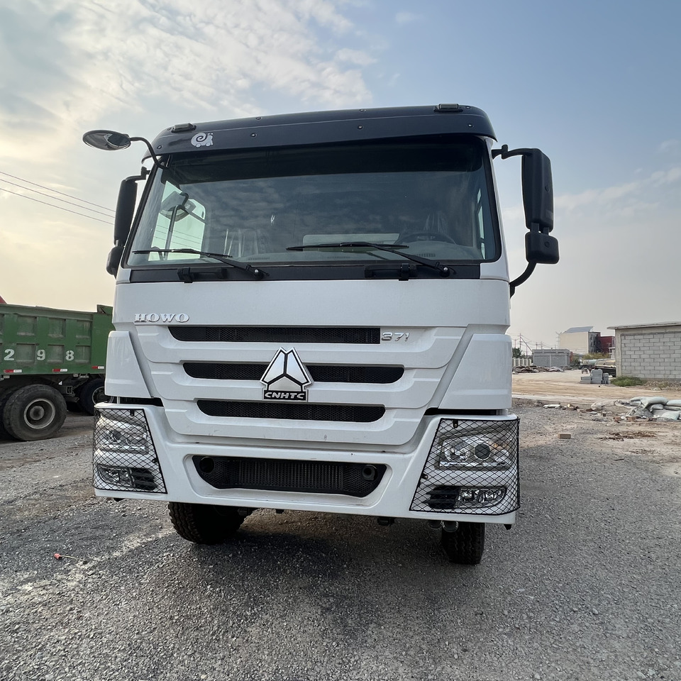 SINOTRUK HOWO - Skříňový nákladní auto: obrázek 3 SINOTRUK HOWO - Skříňový nákladní auto: obrázek 3