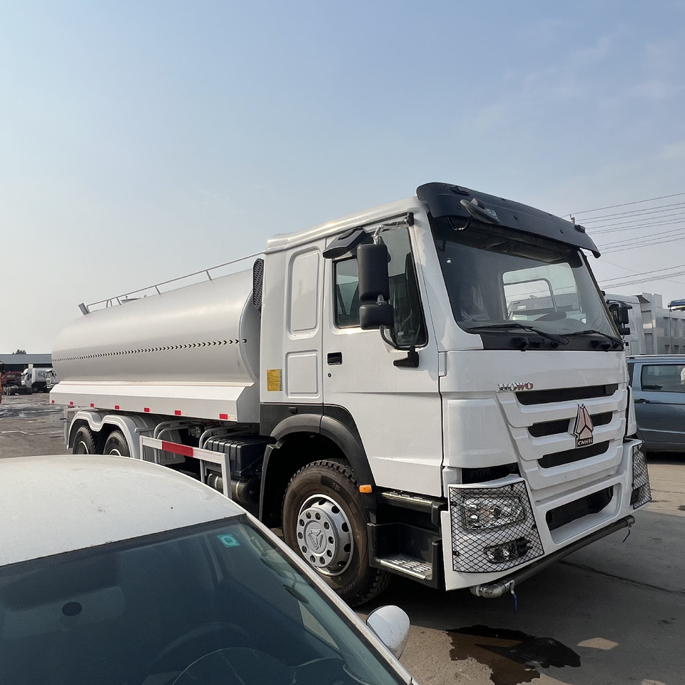 SINOTRUK HOWO sprinkler - Cisternové vozidlo: obrázek 3 SINOTRUK HOWO sprinkler - Cisternové vozidlo: obrázek 3