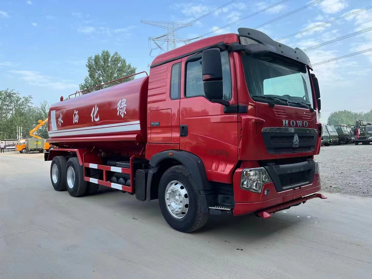 SINOTRUK HOWO sprinkler - Cisternové vozidlo: obrázek 4 SINOTRUK HOWO sprinkler - Cisternové vozidlo: obrázek 4