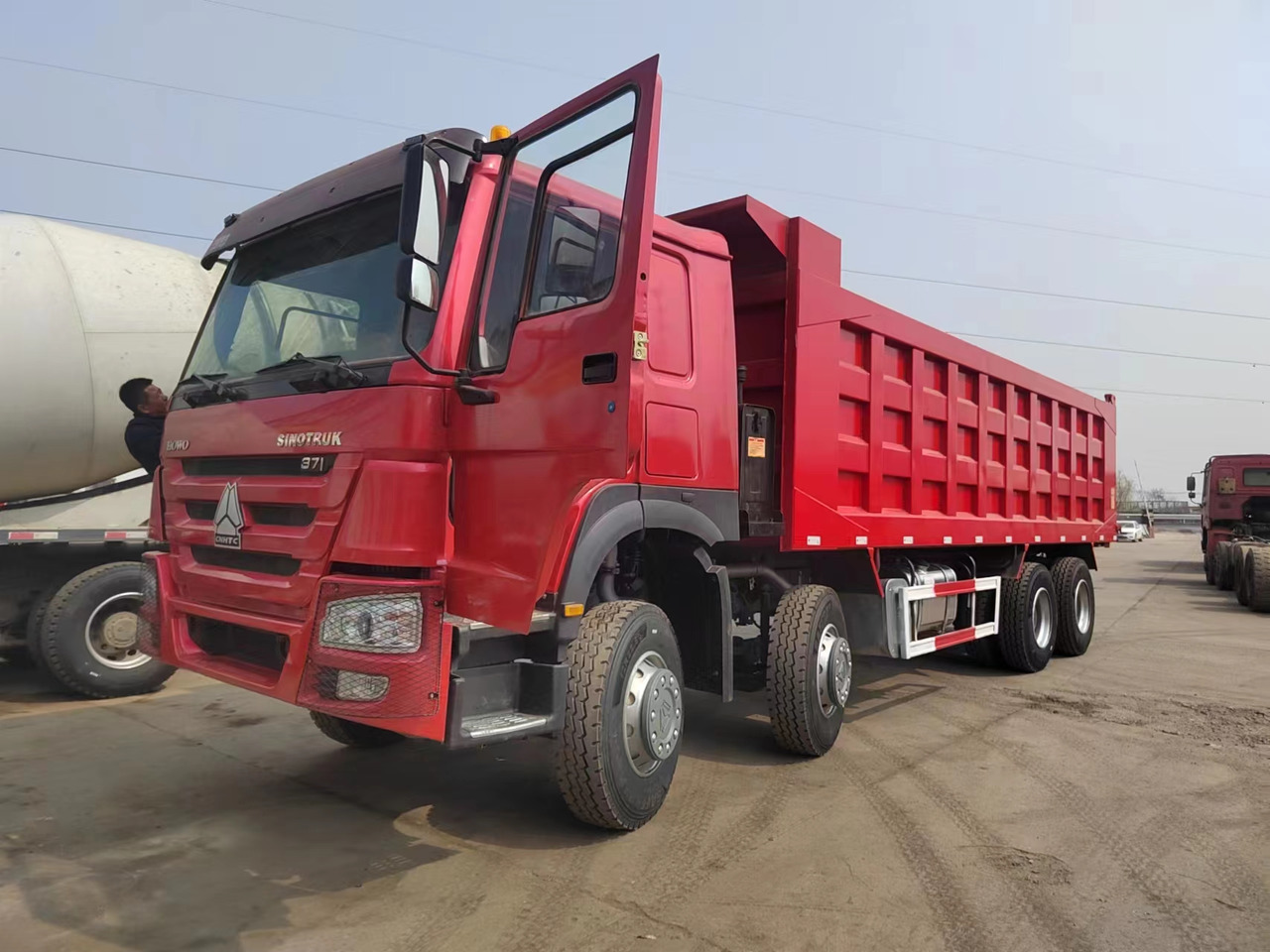 SINOTRUK Howo - Sklápěč: obrázek 3 SINOTRUK Howo - Sklápěč: obrázek 3