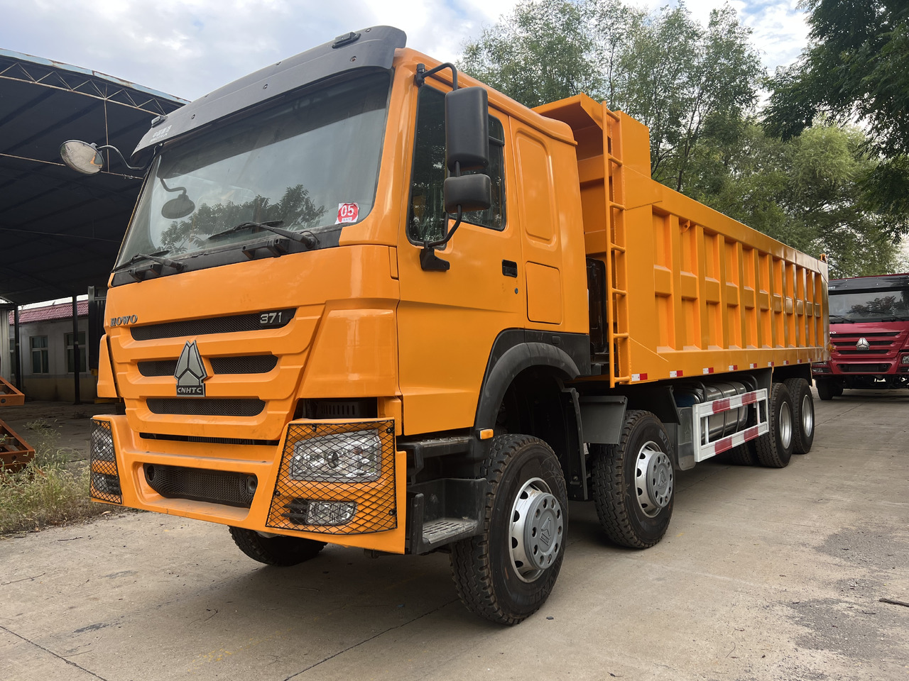 SINOTRUK Howo - Sklápěč: obrázek 2 SINOTRUK Howo - Sklápěč: obrázek 2
