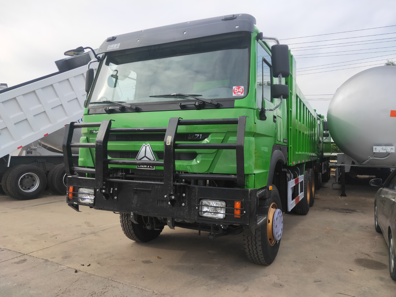 SINOTRUK Howo - Sklápěč: obrázek 2 SINOTRUK Howo - Sklápěč: obrázek 2