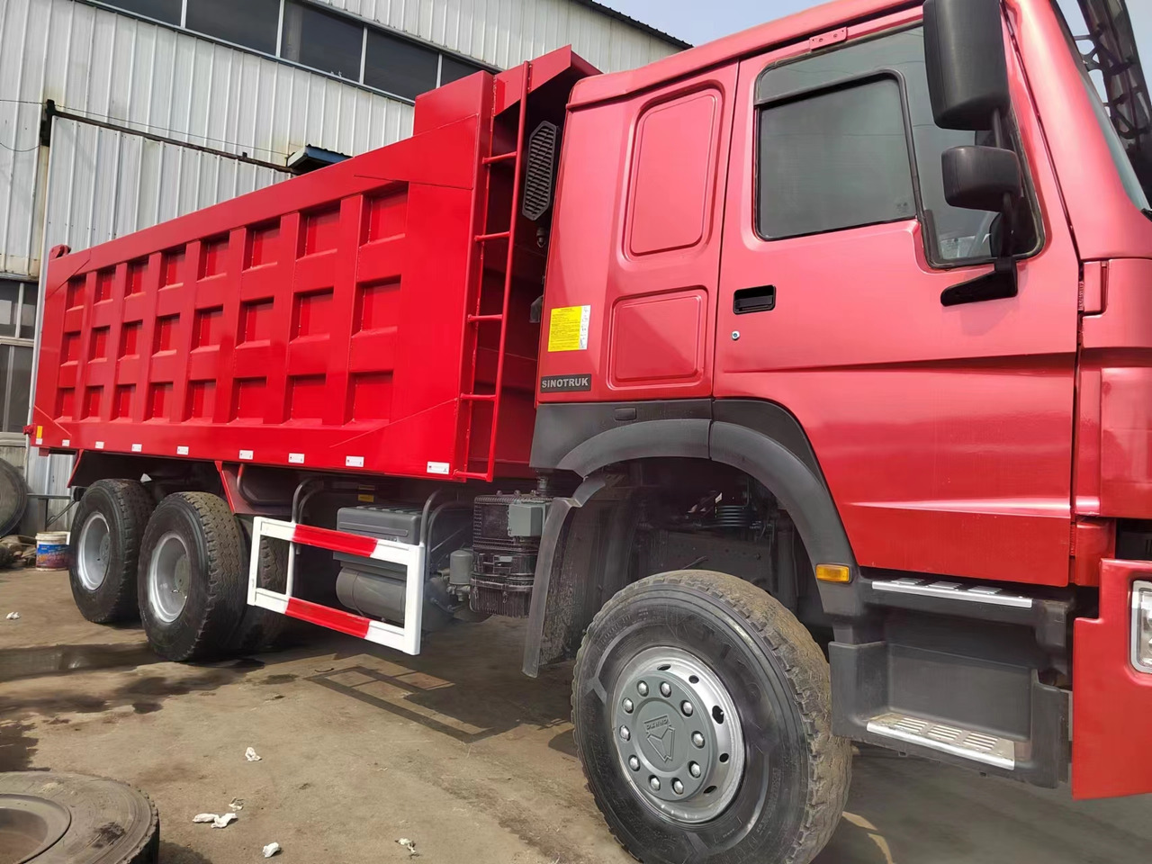 SINOTRUK Howo - Sklápěč: obrázek 4 SINOTRUK Howo - Sklápěč: obrázek 4