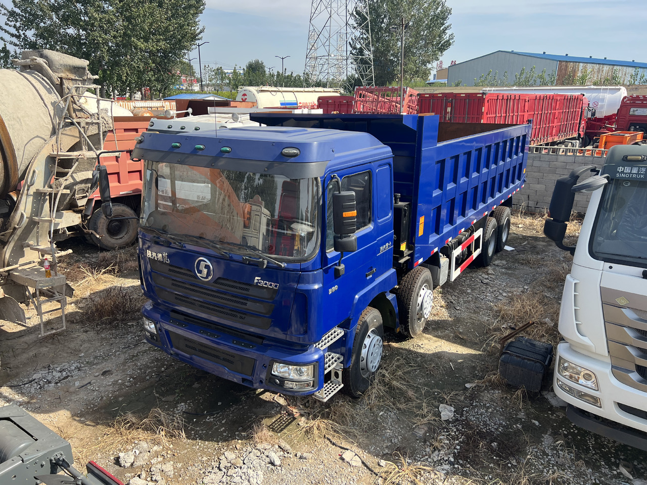 Shacman F3000 8x4 - Sklápěč: obrázek 3 Shacman F3000 8x4 - Sklápěč: obrázek 3