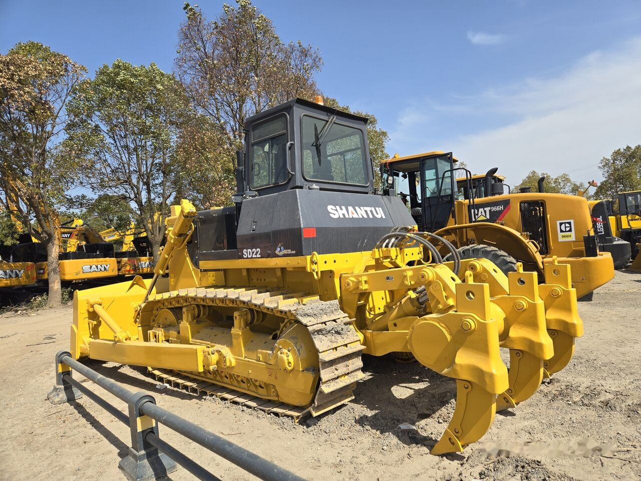 Shantui SD22 - Buldozer: obrázek 2 Shantui SD22 - Buldozer: obrázek 2