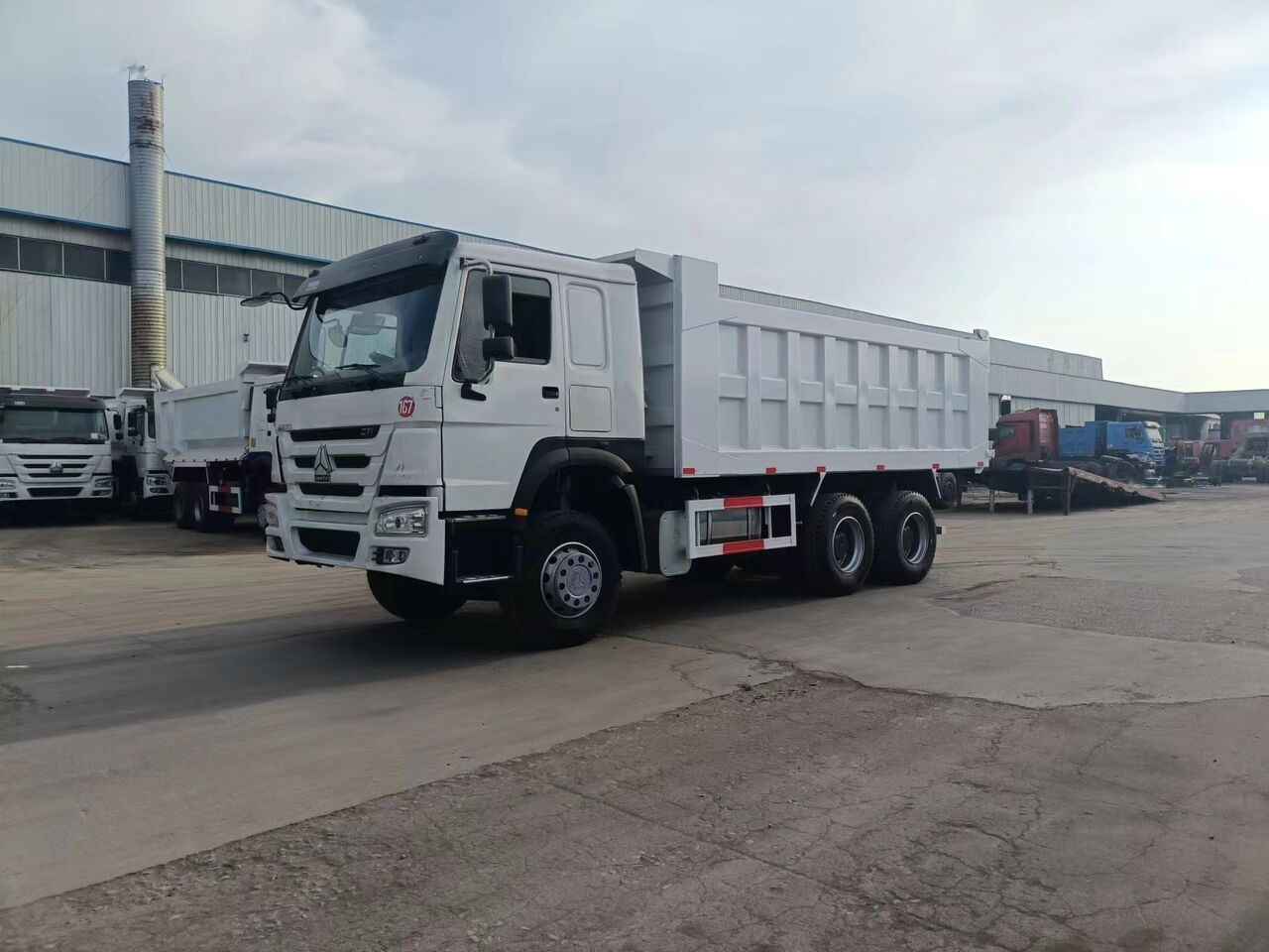 Sinotruk Howo 6*4 - Sklápěč: obrázek 1 Sinotruk Howo 6*4 - Sklápěč: obrázek 1