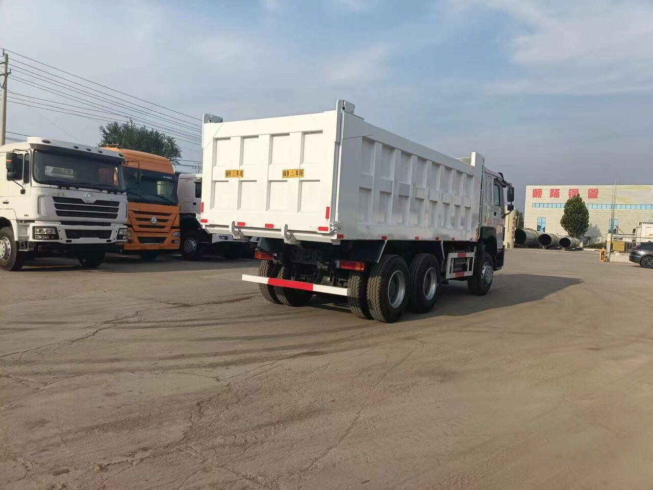 Sinotruk Howo 6*4 - Sklápěč: obrázek 2 Sinotruk Howo 6*4 - Sklápěč: obrázek 2
