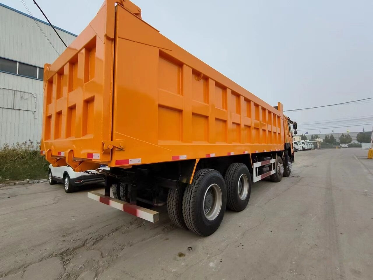 Sinotruk Howo 8*4 - Sklápěč: obrázek 5 Sinotruk Howo 8*4 - Sklápěč: obrázek 5