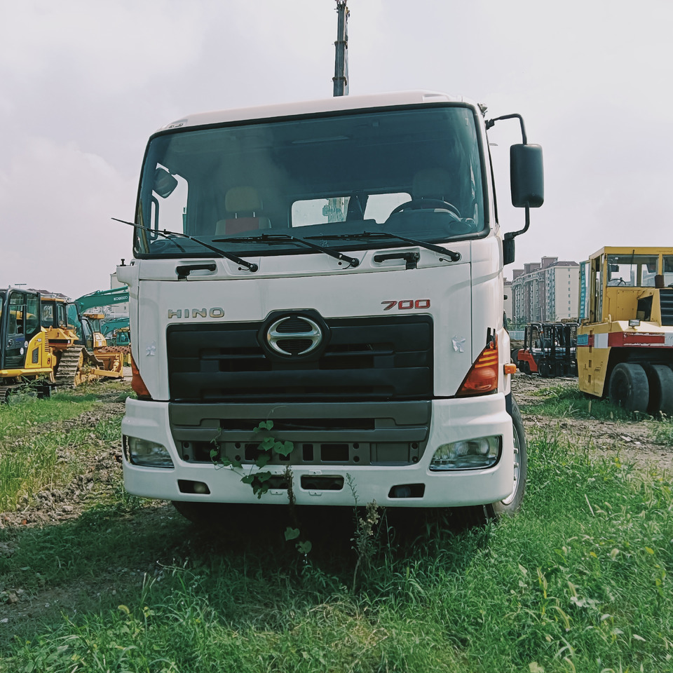 HINO 700 - Tahač: obrázek 2 HINO 700 - Tahač: obrázek 2