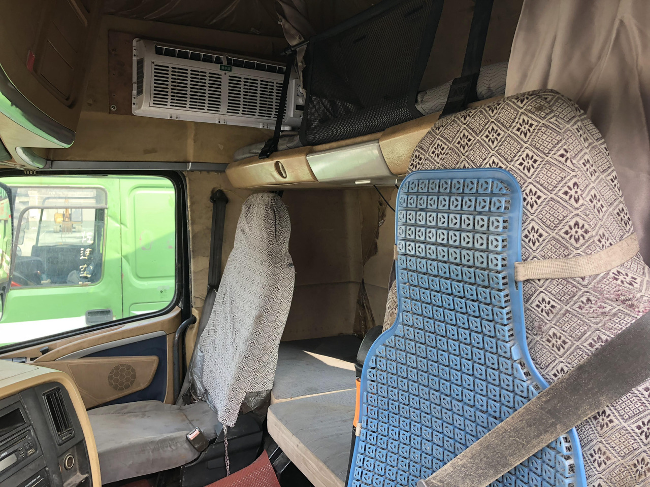 SINOTRUK HOWO A7 - Tahač: obrázek 4 SINOTRUK HOWO A7 - Tahač: obrázek 4