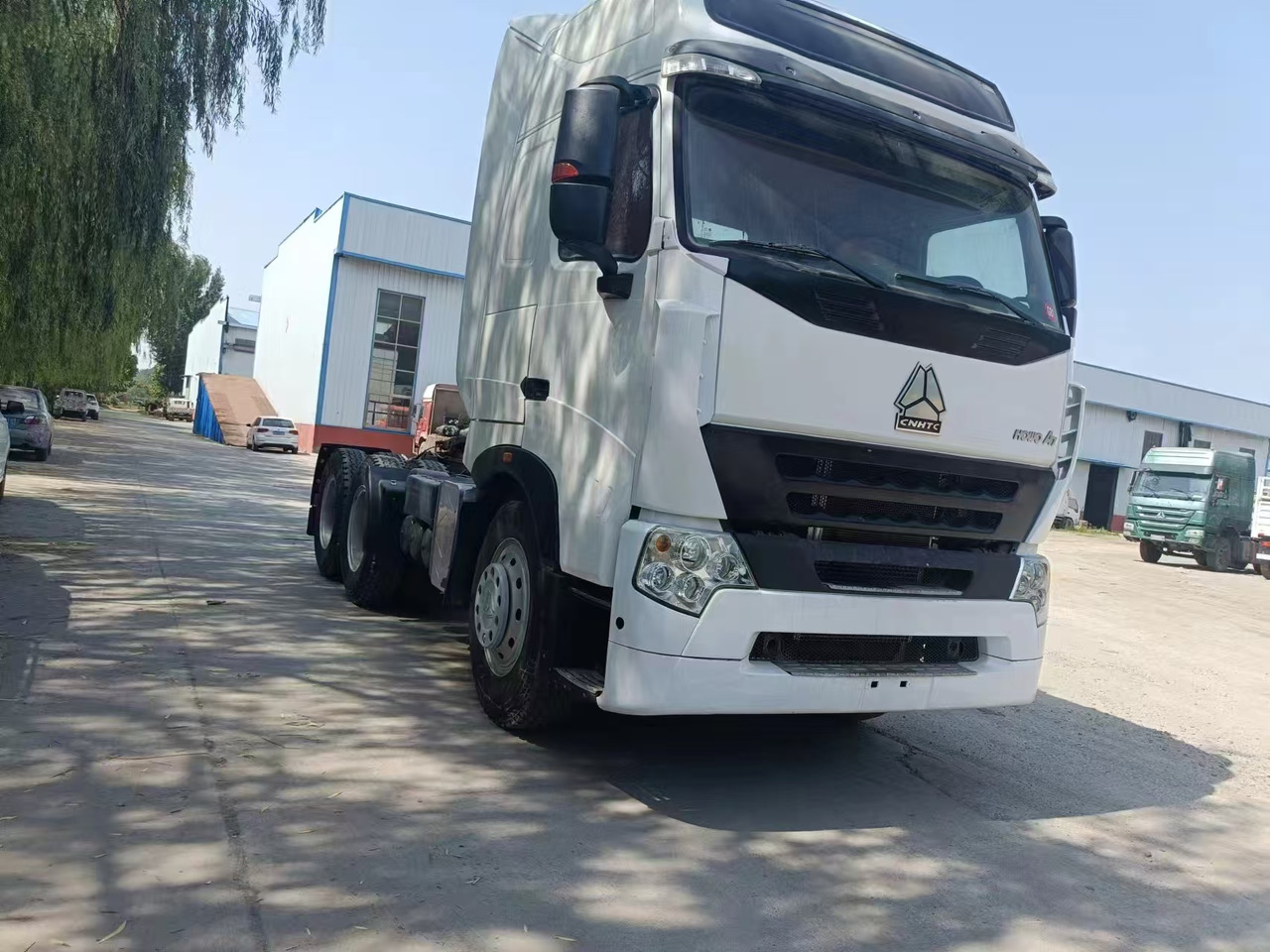 SINOTRUK HOWO A7 - Tahač: obrázek 1 SINOTRUK HOWO A7 - Tahač: obrázek 1