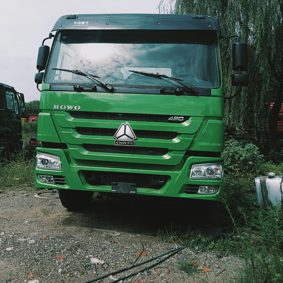 SINOTRUK HOWO - Tahač: obrázek 3 SINOTRUK HOWO - Tahač: obrázek 3