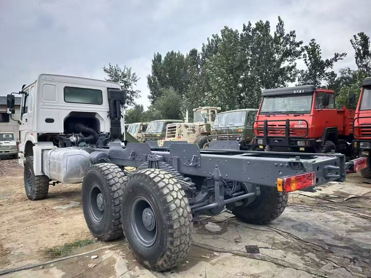 SINOTRUK HOWO - Tahač: obrázek 4 SINOTRUK HOWO - Tahač: obrázek 4