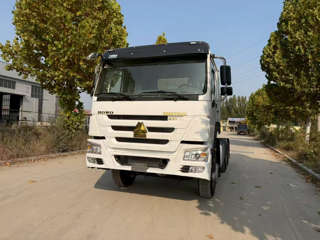 SINOTRUK HOWO tractor - Tahač: obrázek 2 SINOTRUK HOWO tractor - Tahač: obrázek 2