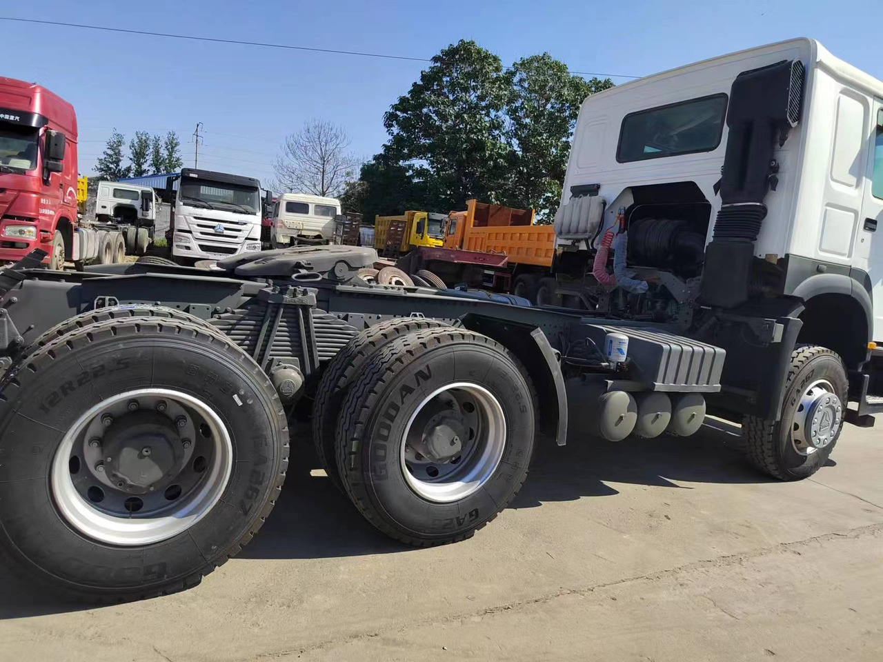 Tahač SINOTRUK HOWO trailer ead: obrázek 6