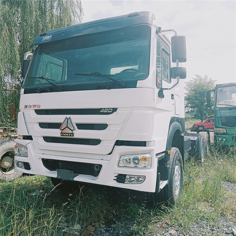 SINOTRUK HOWO trailer head - Tahač: obrázek 1 SINOTRUK HOWO trailer head - Tahač: obrázek 1
