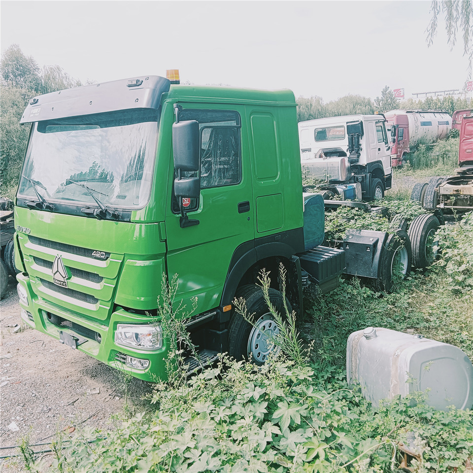 SINOTRUK HOWO tralier head - Tahač: obrázek 2 SINOTRUK HOWO tralier head - Tahač: obrázek 2